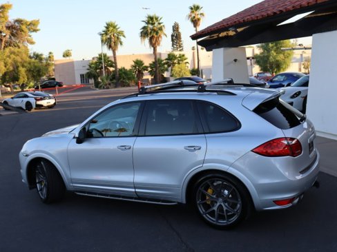 Used 2013 Porsche Cayenne Turbo image 16