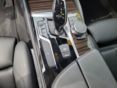 Used 2019 BMW 530i xDrive image 31