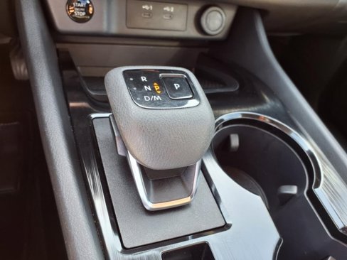 Used 2024 Nissan Rogue SV image 30