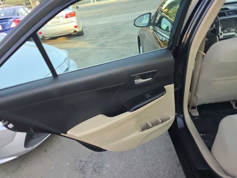 Used 2013 Toyota Camry L image 13