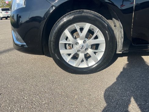 Used 2018 Nissan Versa SV w/ SV Special Edition Package image 30