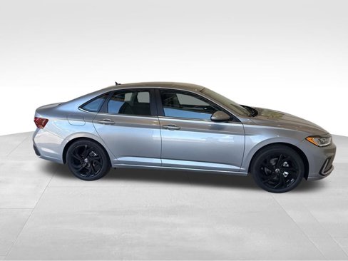 New 2025 Volkswagen Jetta SE image 5