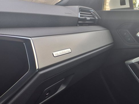 New 2025 Audi Q3 2.0T Premium image 23