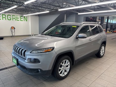 Used 2016 Jeep Cherokee Latitude w/ Safety/Convenience Group image 3