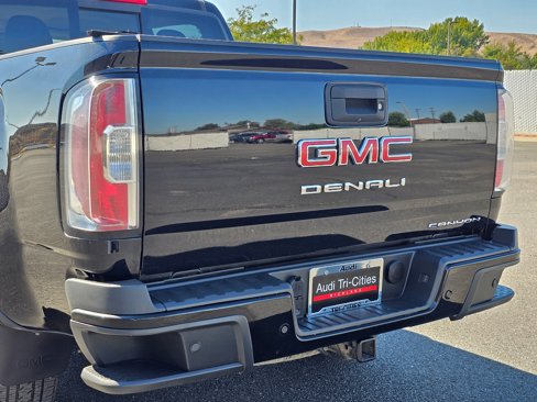 Used 2022 GMC Canyon Denali image 7