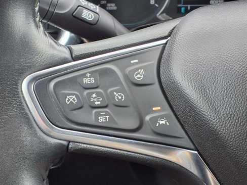 Used 2018 Chevrolet Equinox Premier image 12