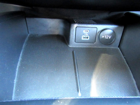 Used 2022 Ford Escape SE w/ SE Sport Appearance Package image 18