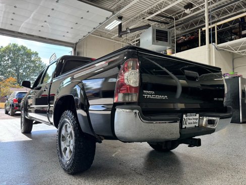 Used 2011 Toyota Tacoma 4x4 Double Cab image 4