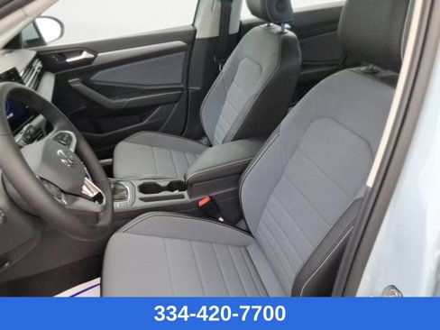 New 2025 Volkswagen Jetta SE image 12
