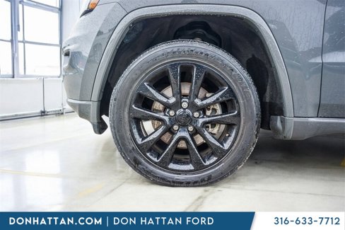 Used 2021 Jeep Grand Cherokee Laredo X image 28