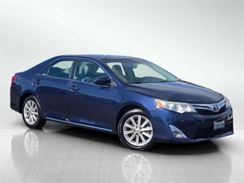 Used 2014 Toyota Camry XLE image 1