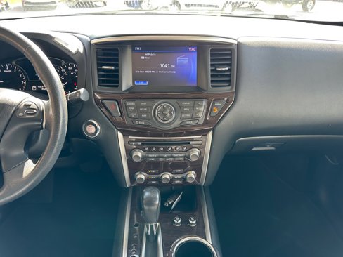 Used 2015 Nissan Pathfinder Platinum w/ Cargo Package image 25