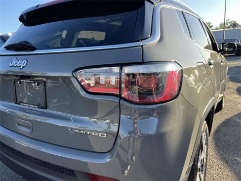Used 2019 Jeep Compass Limited image 10