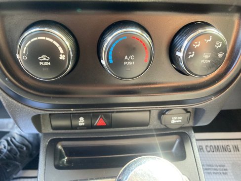 Used 2017 Jeep Compass Sport w/ Power Value Group image 29