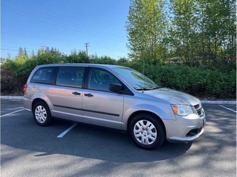 Used 2016 Dodge Grand Caravan American Value Package w/ UConnect Hands-Free Group image 24