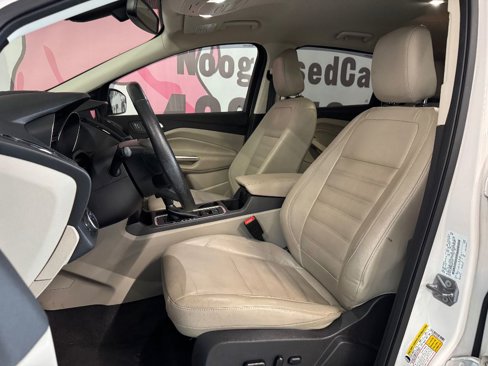 Used 2019 Ford Escape Titanium image 17