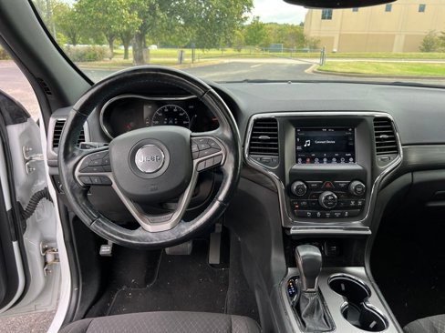 Used 2020 Jeep Grand Cherokee Laredo image 21