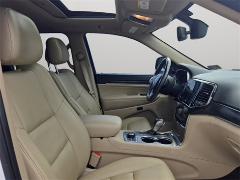 Used 2020 Jeep Grand Cherokee Limited image 15