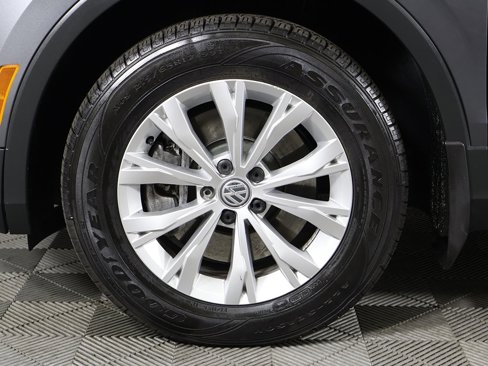 Used 2020 Volkswagen Tiguan S image 19