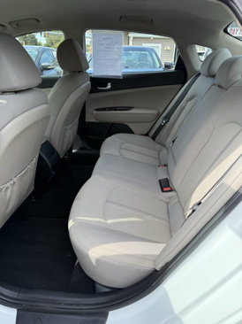 Used 2018 Kia Optima LX w/ 17" Alloy Wheels Package image 14