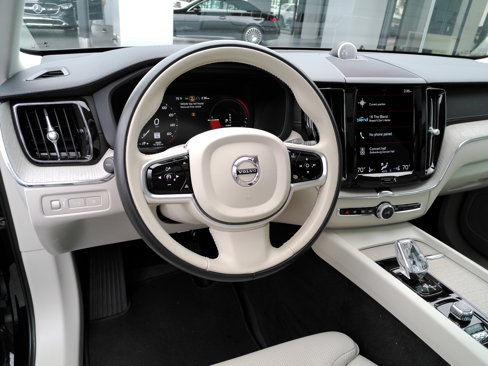 Used 2021 Volvo XC60 T8 Inscription w/ Advanced Package image 11