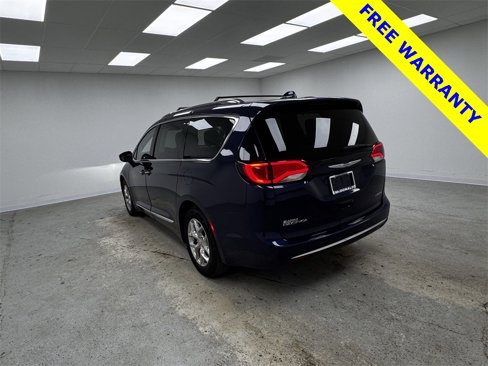 Used 2018 Chrysler Pacifica Limited image 7