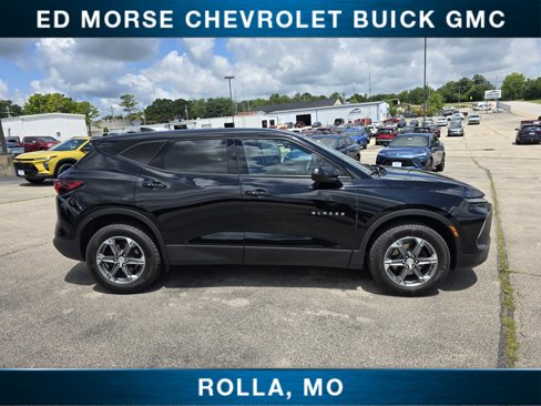 Used 2023 Chevrolet Blazer LT w/ Driver Confidence Package image 2