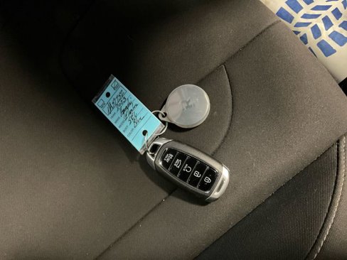 Used 2023 Hyundai Elantra SEL image 27