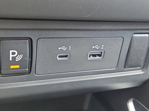 Used 2025 Nissan Frontier SV image 10