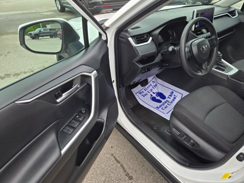 Used 2024 Toyota RAV4 XLE image 6