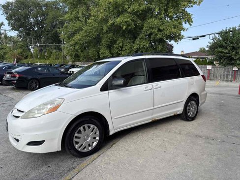 Used 2007 Toyota Sienna CE image 3