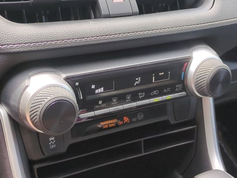 Used 2021 Toyota RAV4 LE image 24