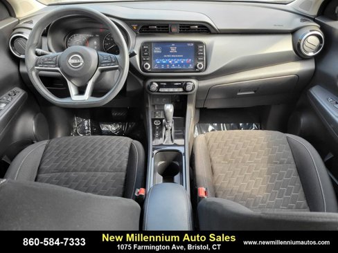Used 2022 Nissan Kicks SV image 11