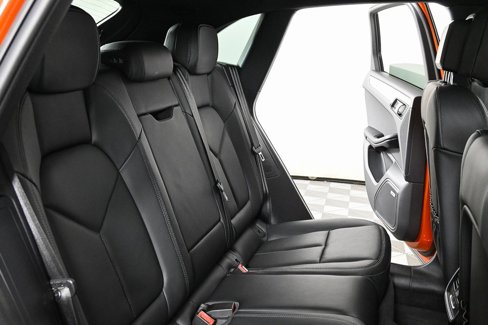 Certified 2022 Porsche Macan image 23