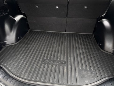 Used 2018 Toyota RAV4 XLE image 22