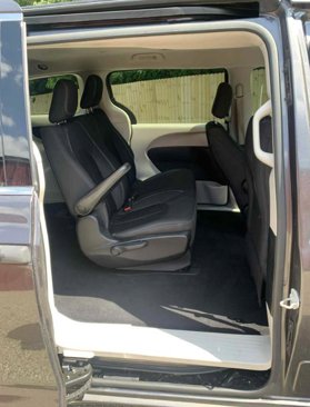 Used 2020 Chrysler Voyager L image 18