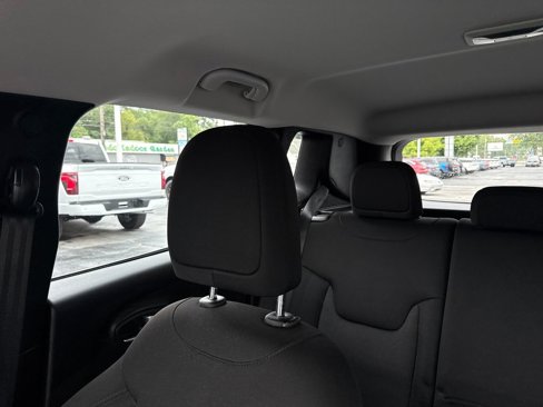 Used 2018 Jeep Renegade Sport w/ Power & Air Group image 43