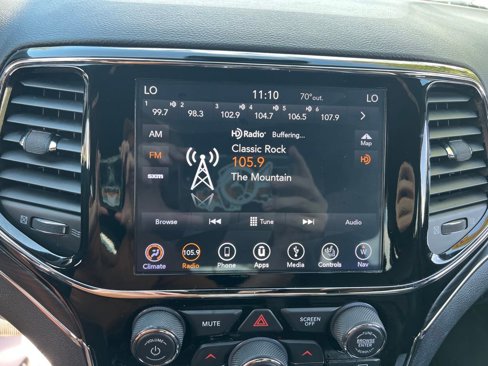 Used 2019 Jeep Grand Cherokee Limited image 25