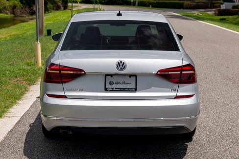 Used 2017 Volkswagen Passat 1.8T SE image 4