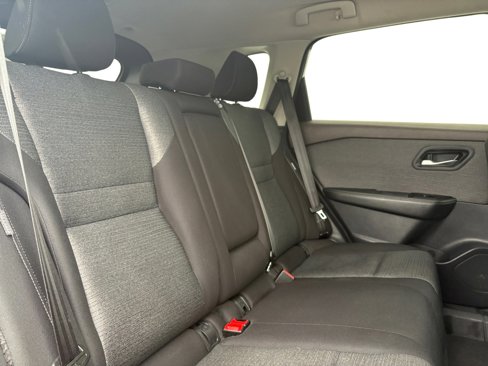 Used 2021 Nissan Rogue SV image 32