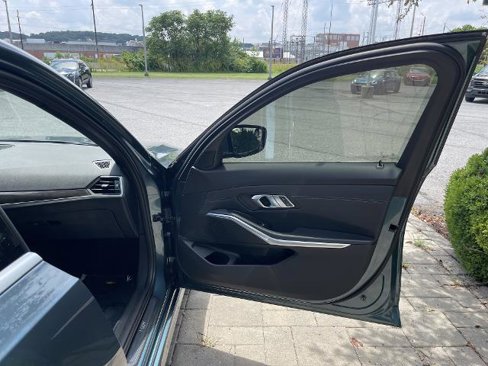 Used 2020 BMW 330i xDrive Sedan w/ Convenience Package image 19