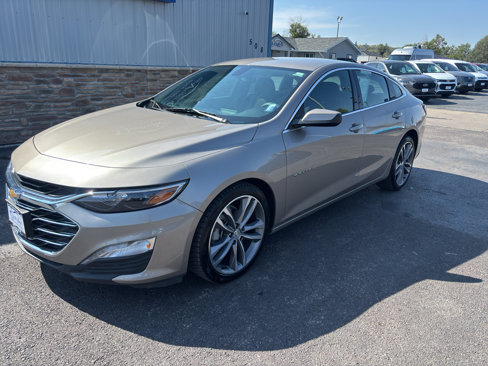 Used 2022 Chevrolet Malibu LT image 2