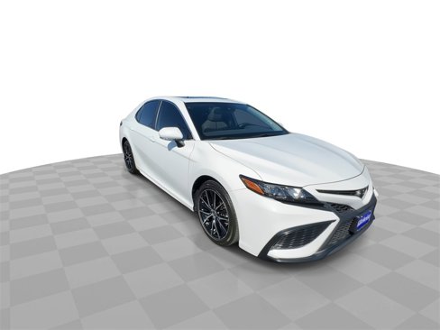 Used 2023 Toyota Camry SE w/ Audio Upgrade Package image 2