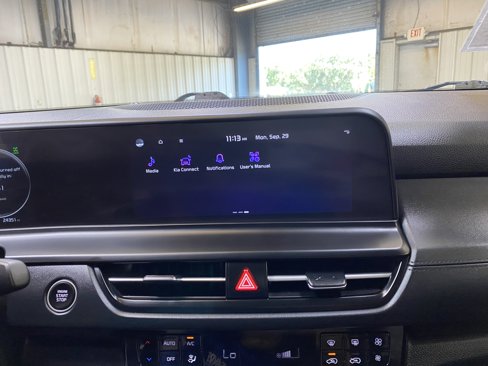 Used 2024 Kia Seltos SX w/ SX Sunroof Package image 41