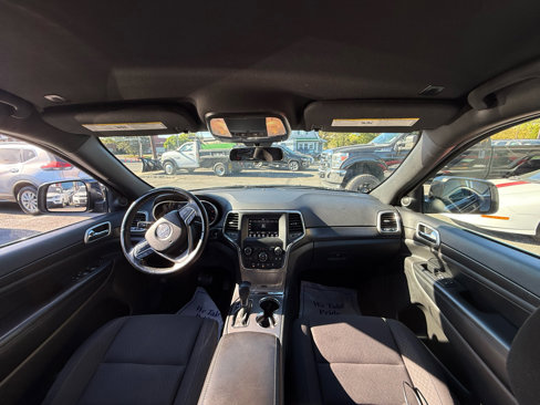 Used 2018 Jeep Grand Cherokee Laredo image 18
