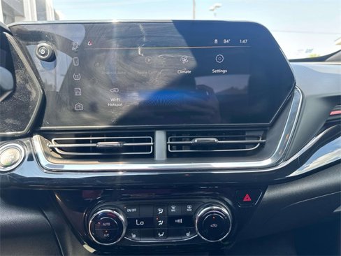 Certified 2025 Chevrolet Trax RS w/ Sunroof Package image 30