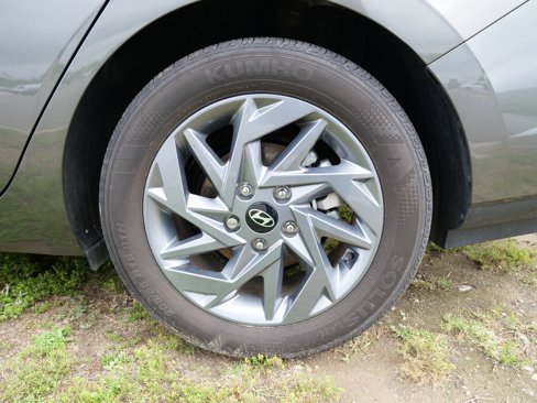 Used 2024 Hyundai Elantra SEL image 11