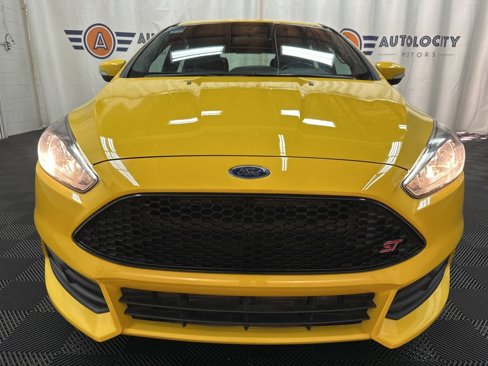Used 2017 Ford Focus ST image 3