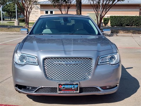 Used 2017 Chrysler 300 C image 11