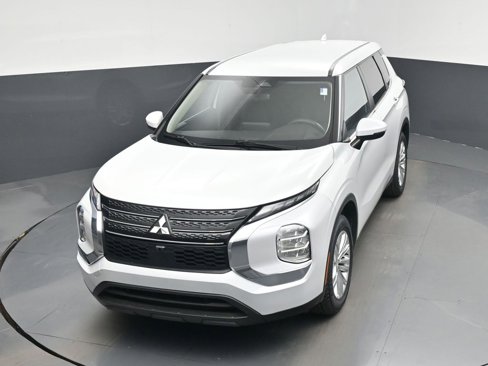 Used 2022 Mitsubishi Outlander ES image 24